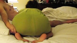 Big assed wife gives amazing blowjobs everyday