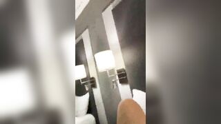 Selfie mirror sex in hotel for this couple