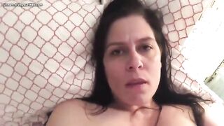 BBW milf fucks herself to orgasm in solo